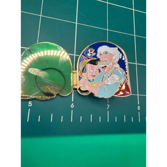 Disney Collectors Pinocchio Happy Fathers Day 2001 Limited Edition Hinged Pin - Picture 3 of 5